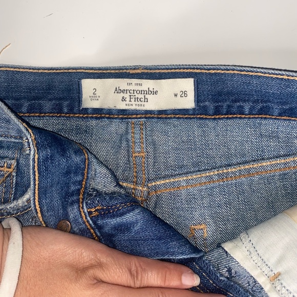 Abercrombie Fitch Size 2  Beaded Front Distressed Denim Cheeky Jean Shorts - Picture 4 of 11